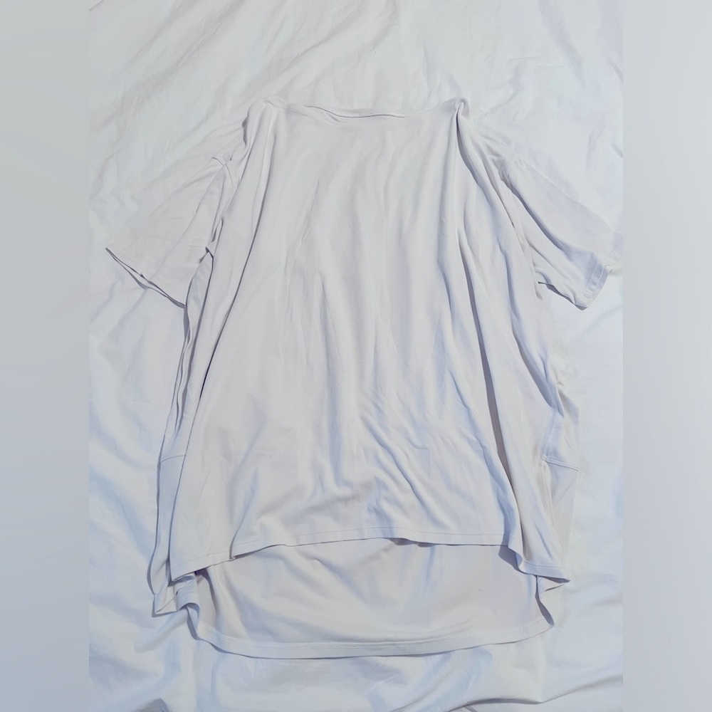 LuLulemon white tshirt